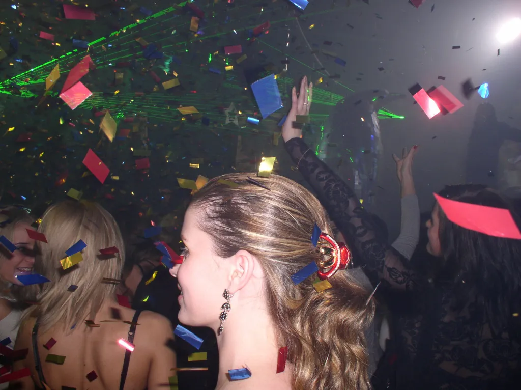 Купить конфетти хлопушки оптом недорого — Ростов-на-Дону Купить конфетти хлопушки оптом недорого — Ростов-на-Дону