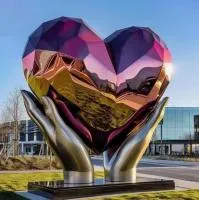 Скульптурная композиция сердце в ладонях (518273) монтаж арт-объект  в Ростове-на-Дону