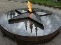 Звезда на пьедестале из черного гранита (518210) монтаж комплект горелка ГВД 379 10 89 00 ПС вечный огонь ø 1100 мм. монолит - массив  в Ростове-на-Дону