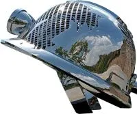 Каска скульптура абстрактная скульптура из нержавеющей стали на заказ — Ростов-на-Дону