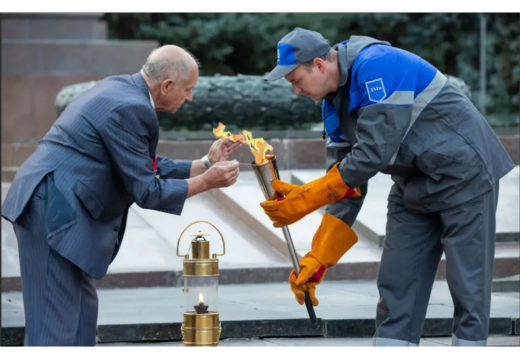 Лампа для переноса вечного огня в Ростове-на-Дону 
