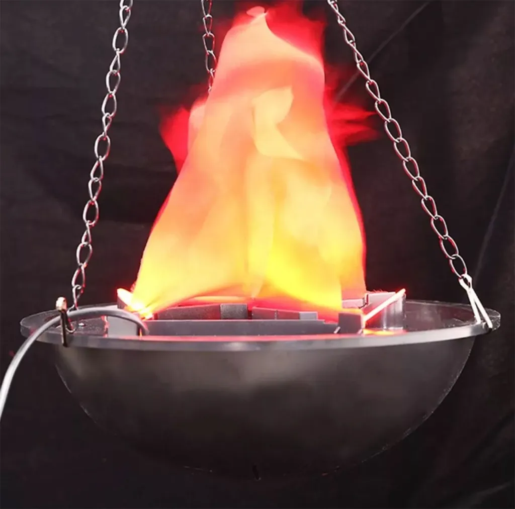 Имитация огня почти настоящее пламя в Ростове-на-Дону 