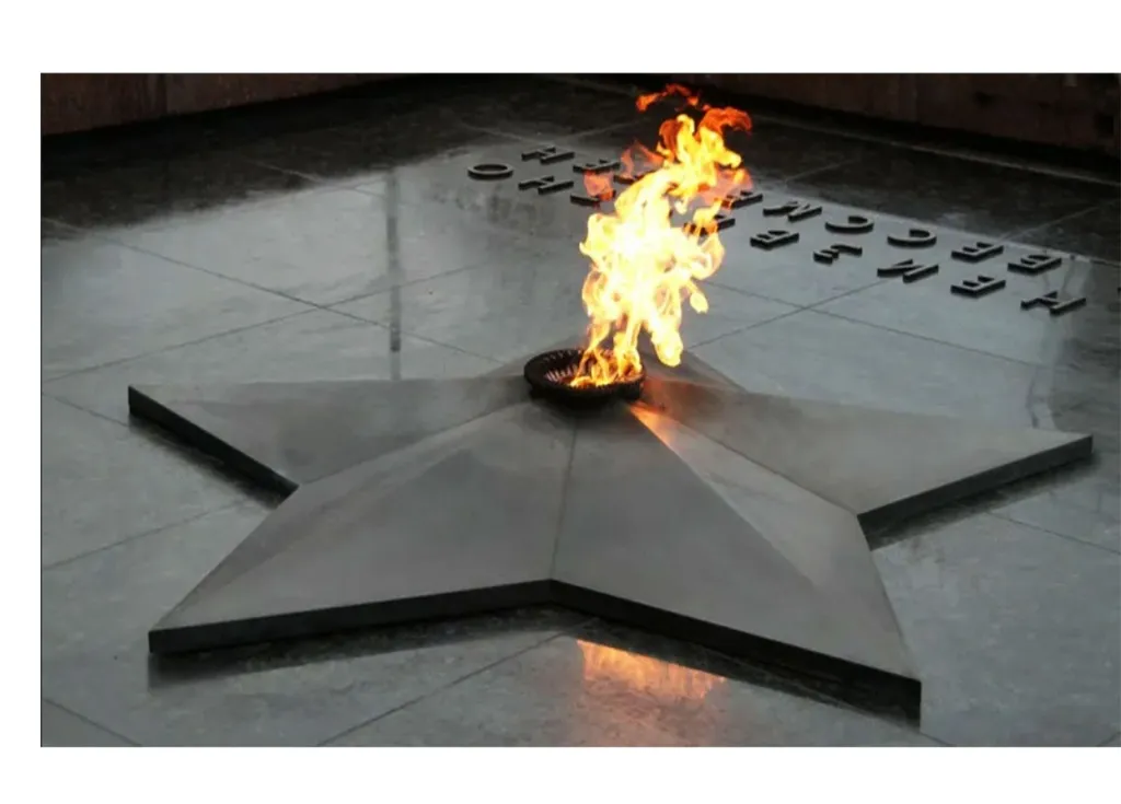 Звезда вечного огня из чугуна в Ростове-на-Дону